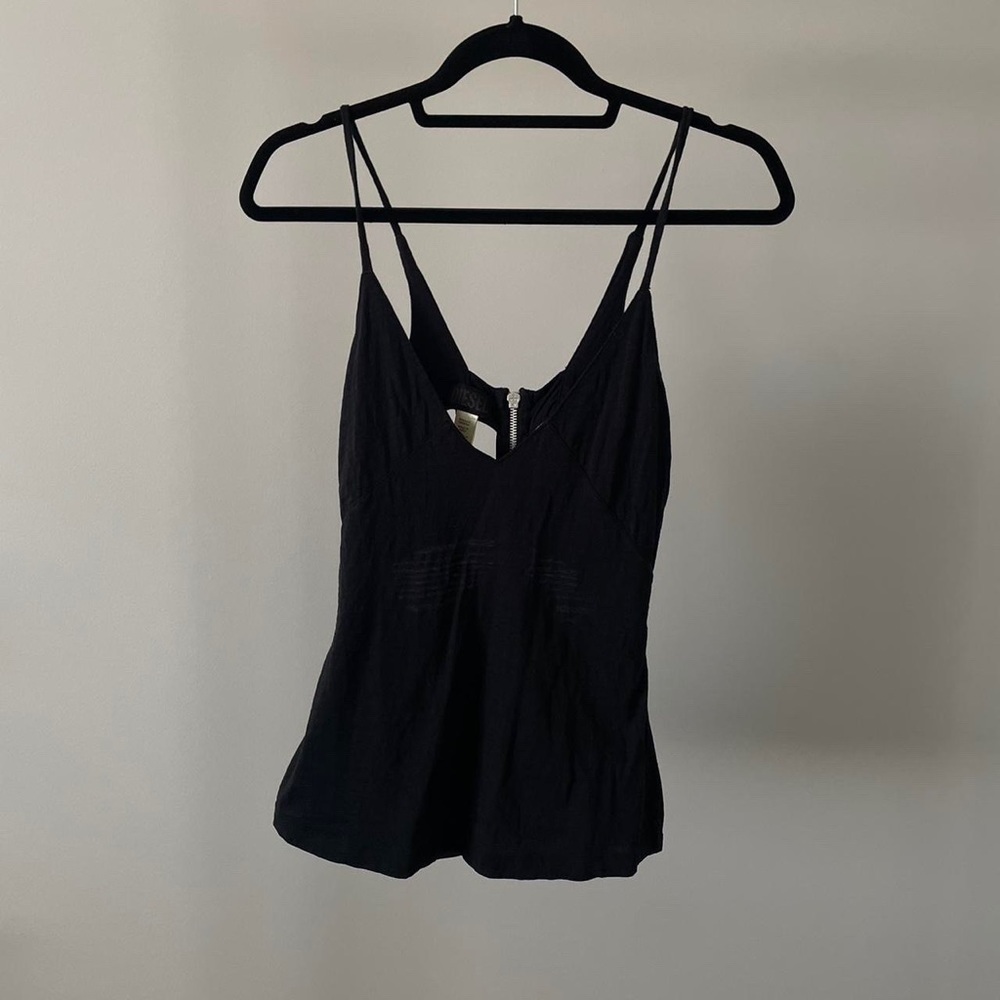 Diesel tank top